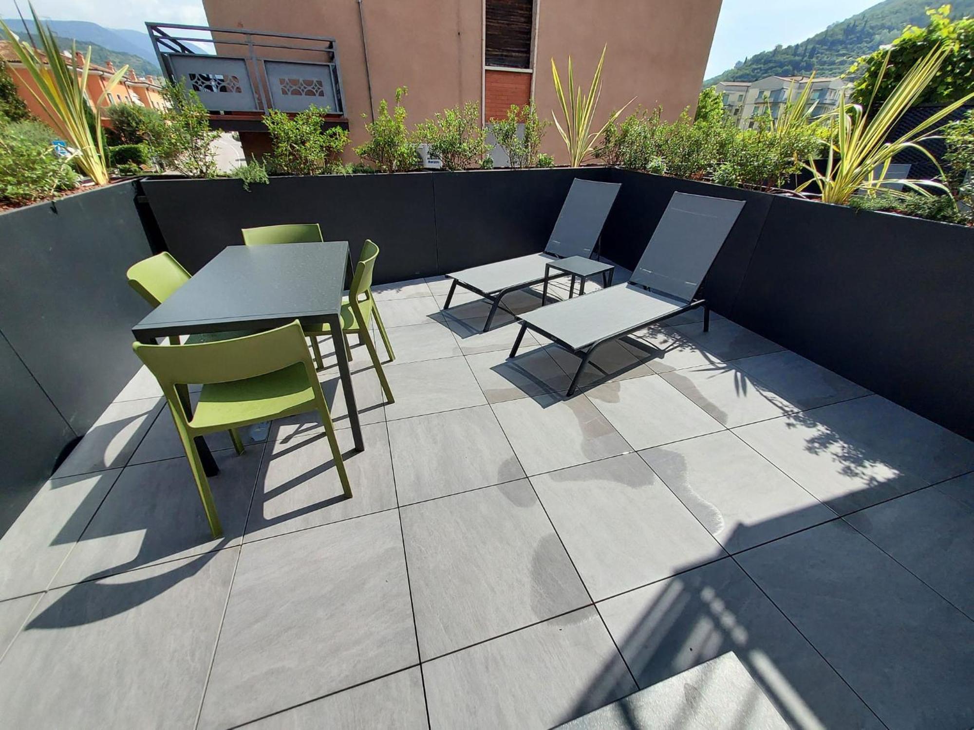 Apartmentsgarda Garda  Bagian luar foto