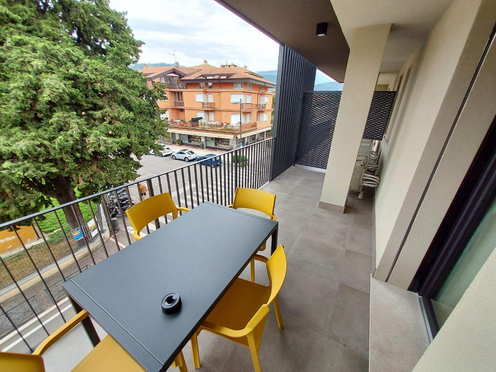 Apartmentsgarda Garda  Bagian luar foto