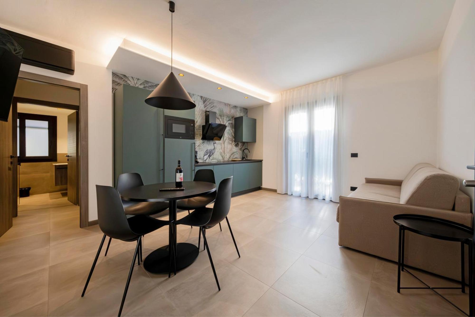 Apartmentsgarda Garda  Bagian luar foto