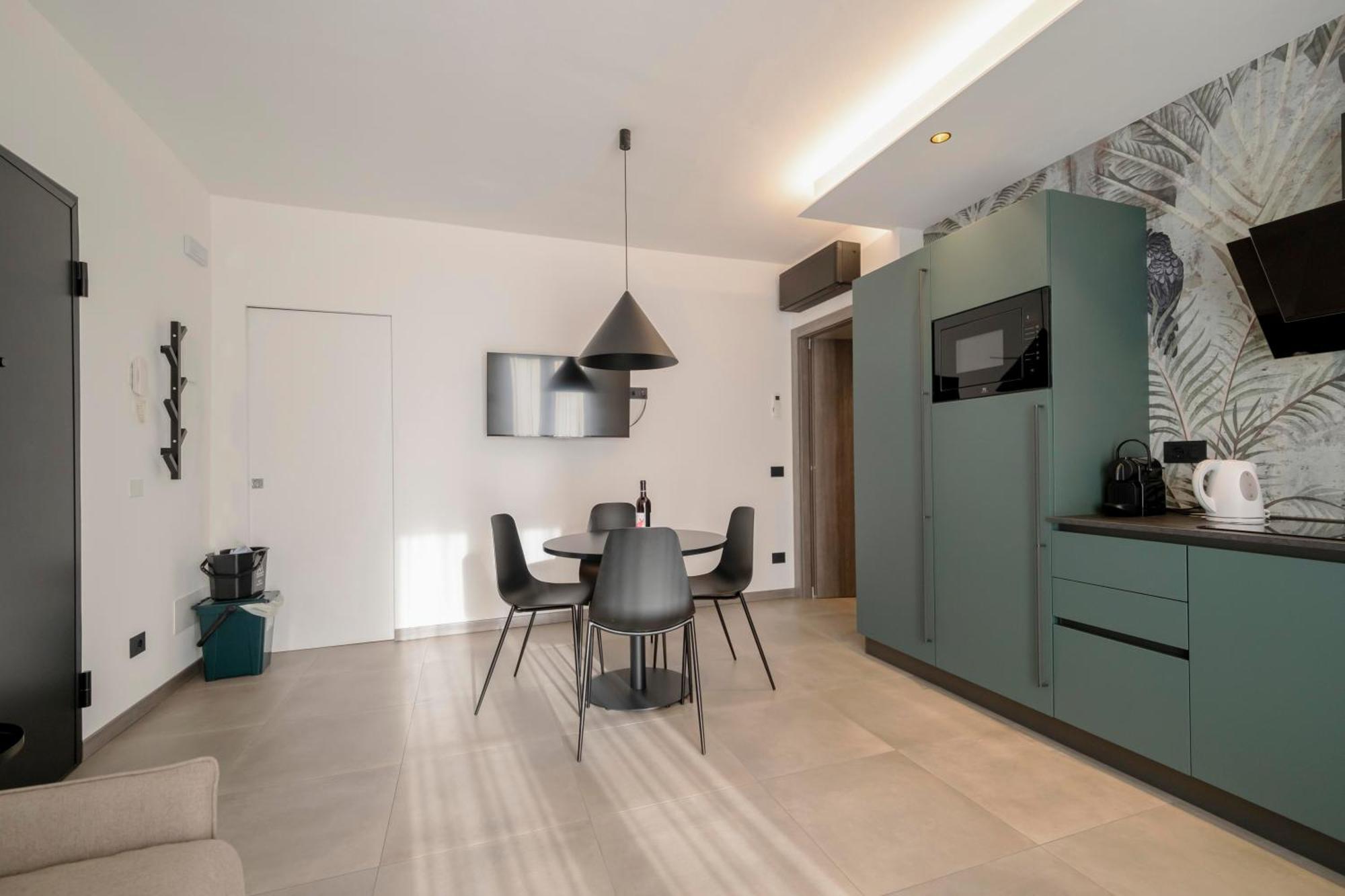 Apartmentsgarda Garda  Bagian luar foto