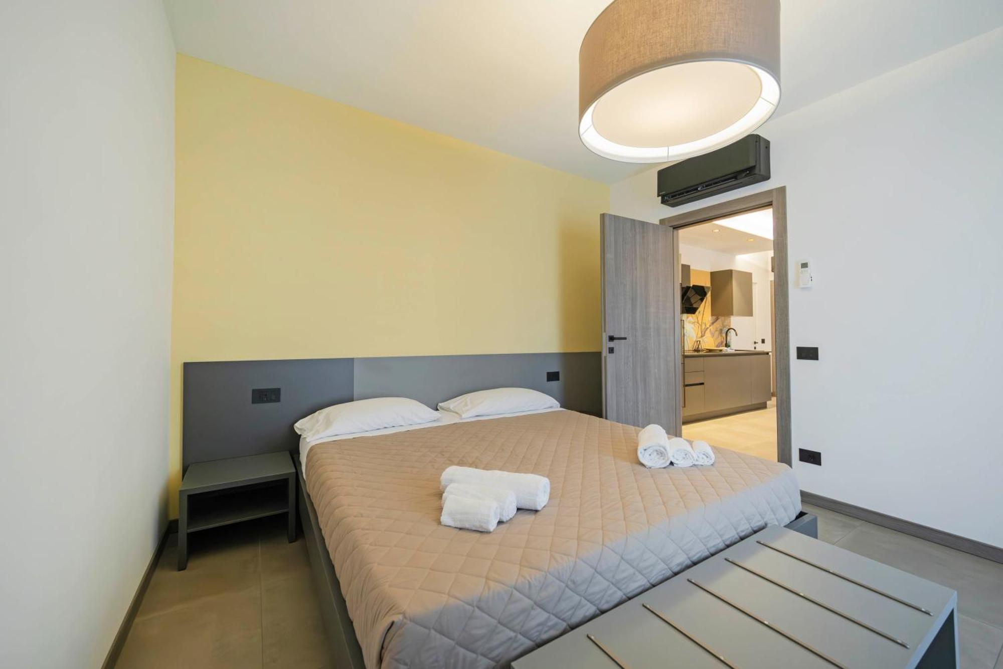 Apartmentsgarda Garda  Bagian luar foto