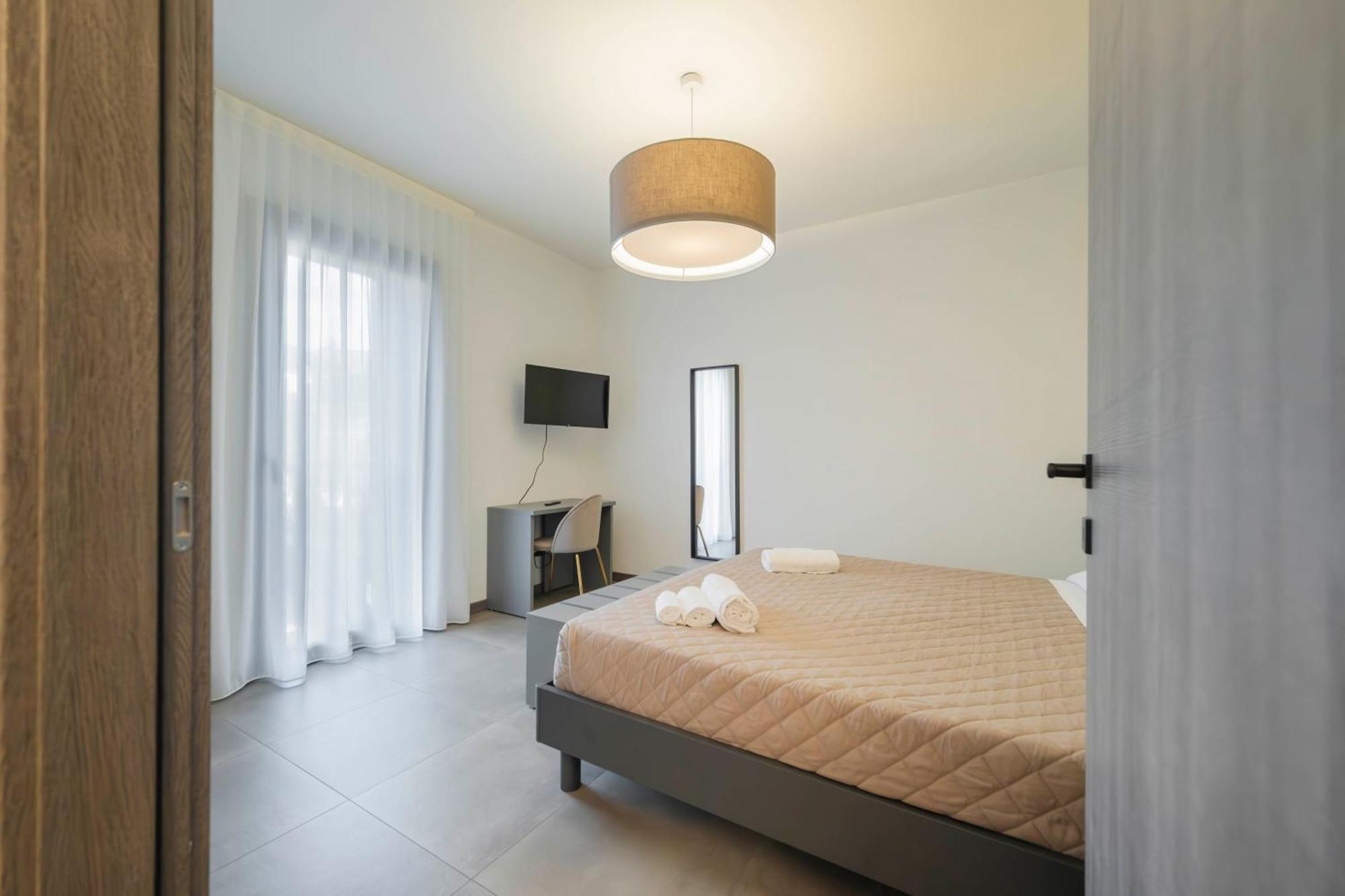 Apartmentsgarda Garda  Bagian luar foto