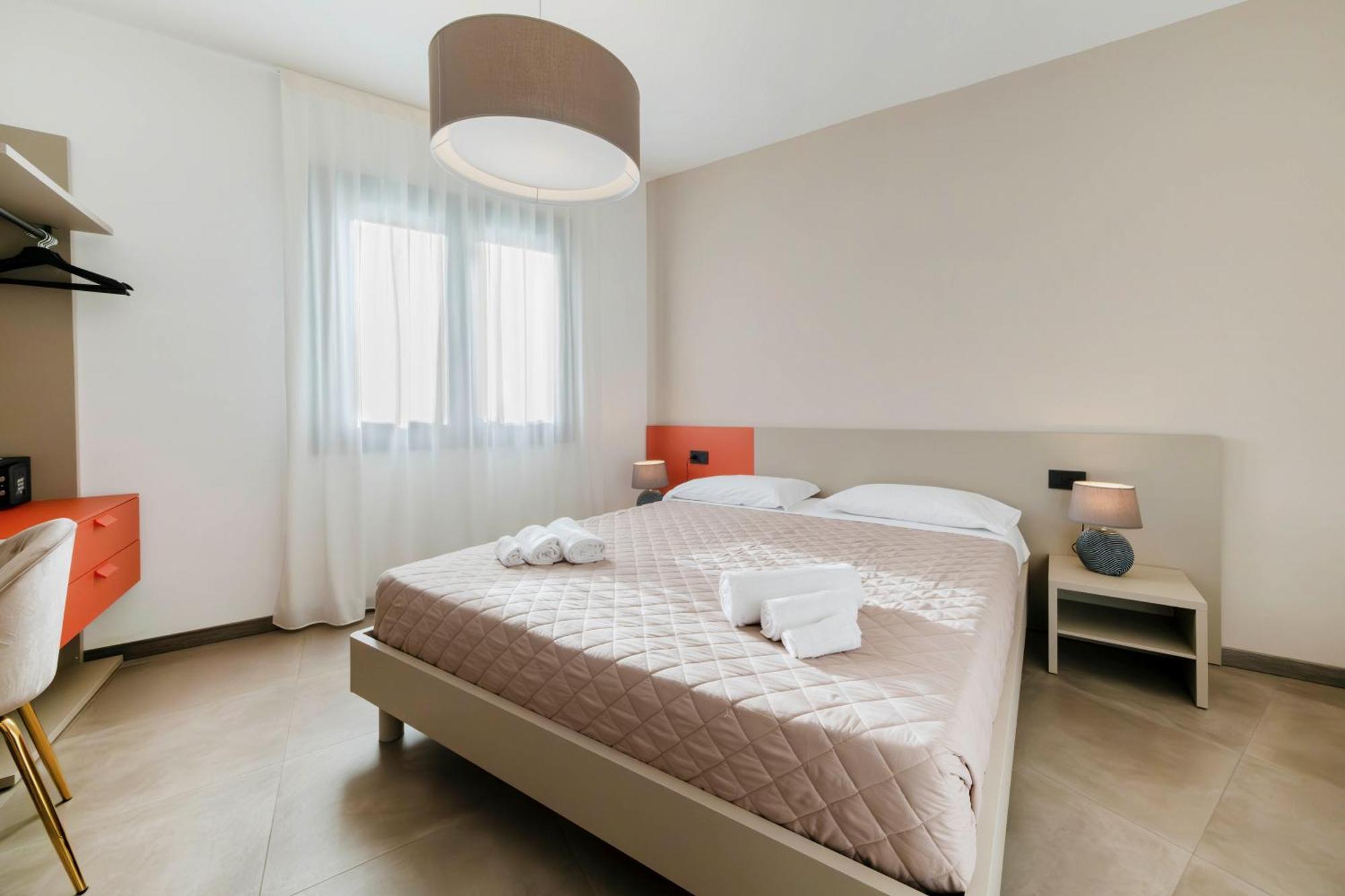 Apartmentsgarda Garda  Bagian luar foto