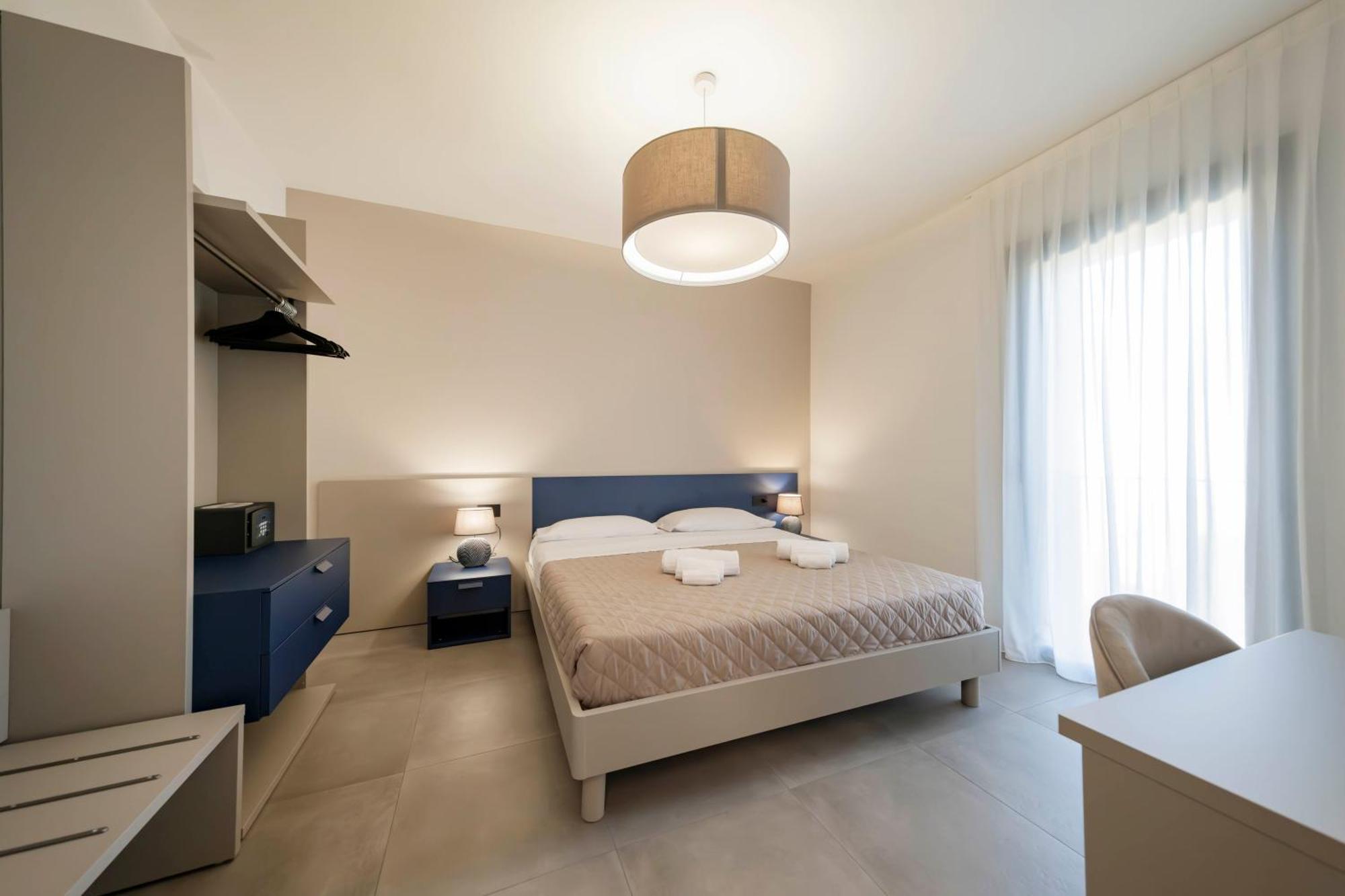 Apartmentsgarda Garda  Bagian luar foto