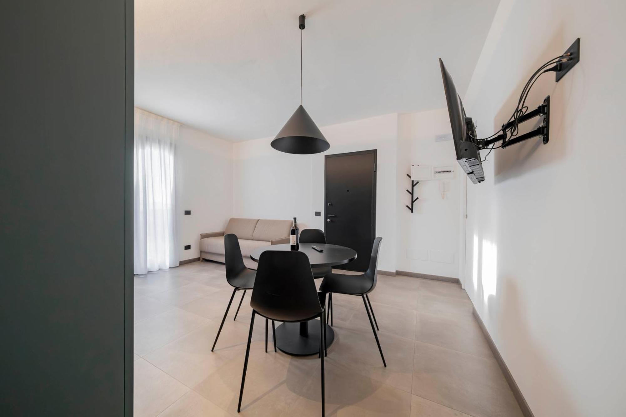 Apartmentsgarda Garda  Bagian luar foto