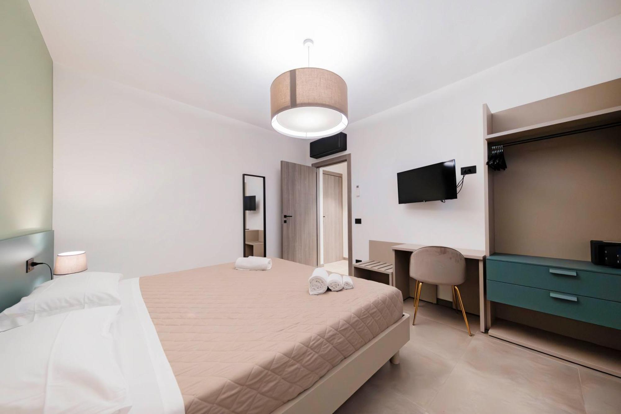 Apartmentsgarda Garda  Bagian luar foto