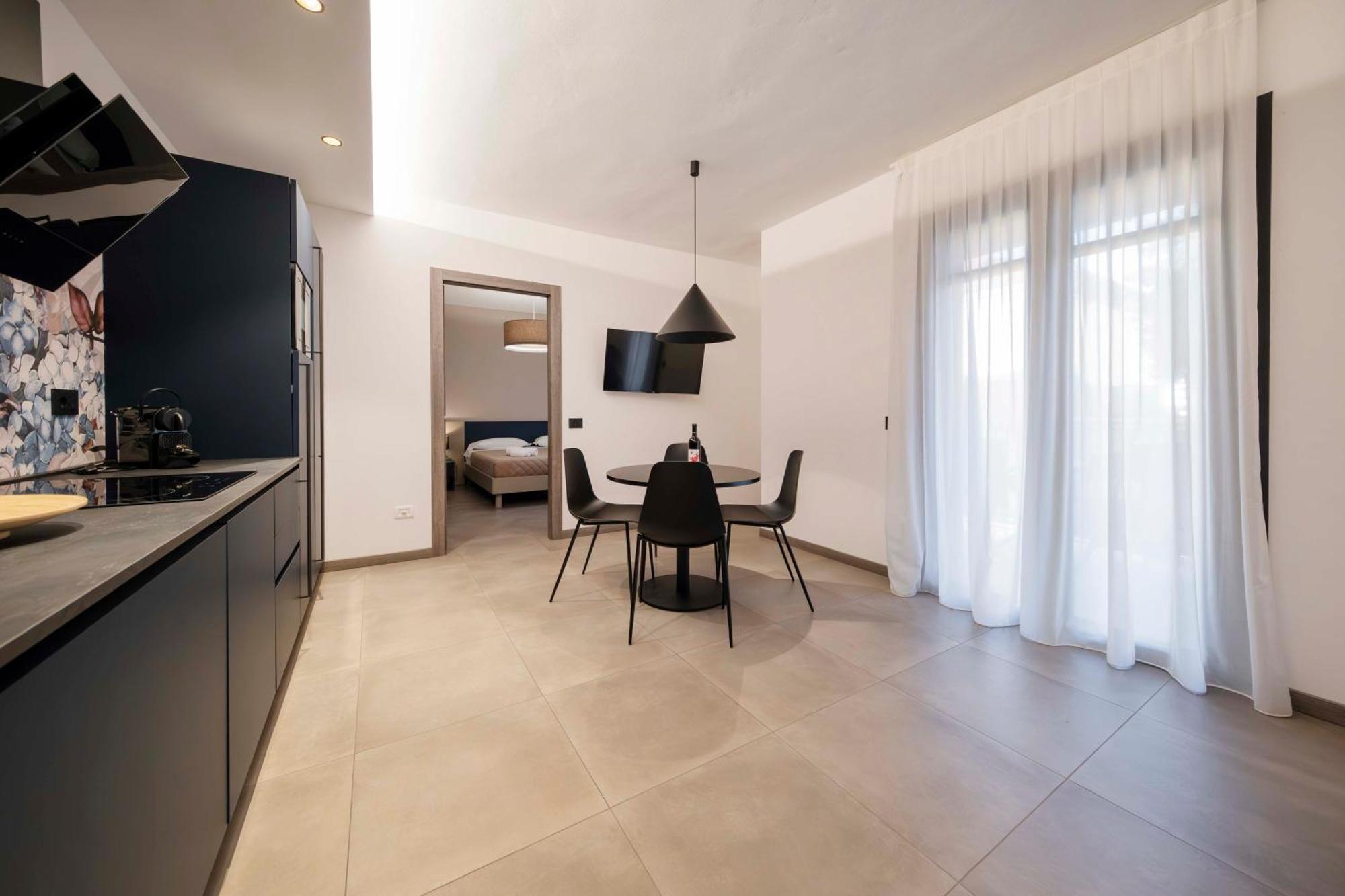 Apartmentsgarda Garda  Bagian luar foto