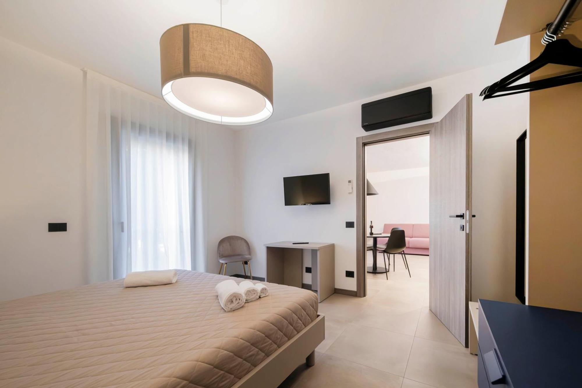 Apartmentsgarda Garda  Bagian luar foto