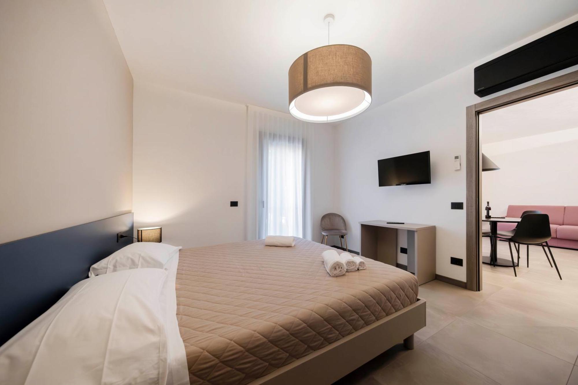 Apartmentsgarda Garda  Bagian luar foto