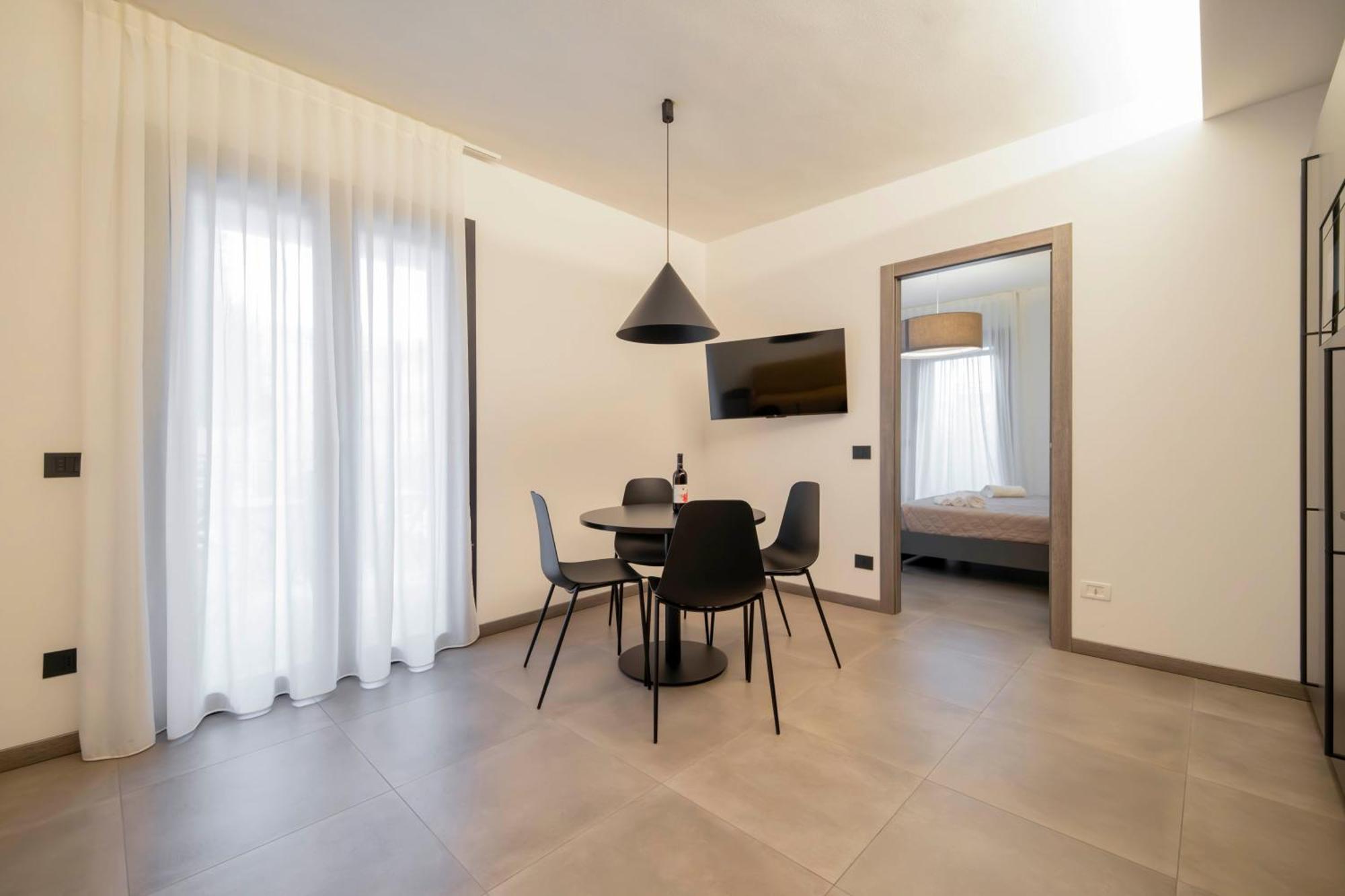 Apartmentsgarda Garda  Bagian luar foto