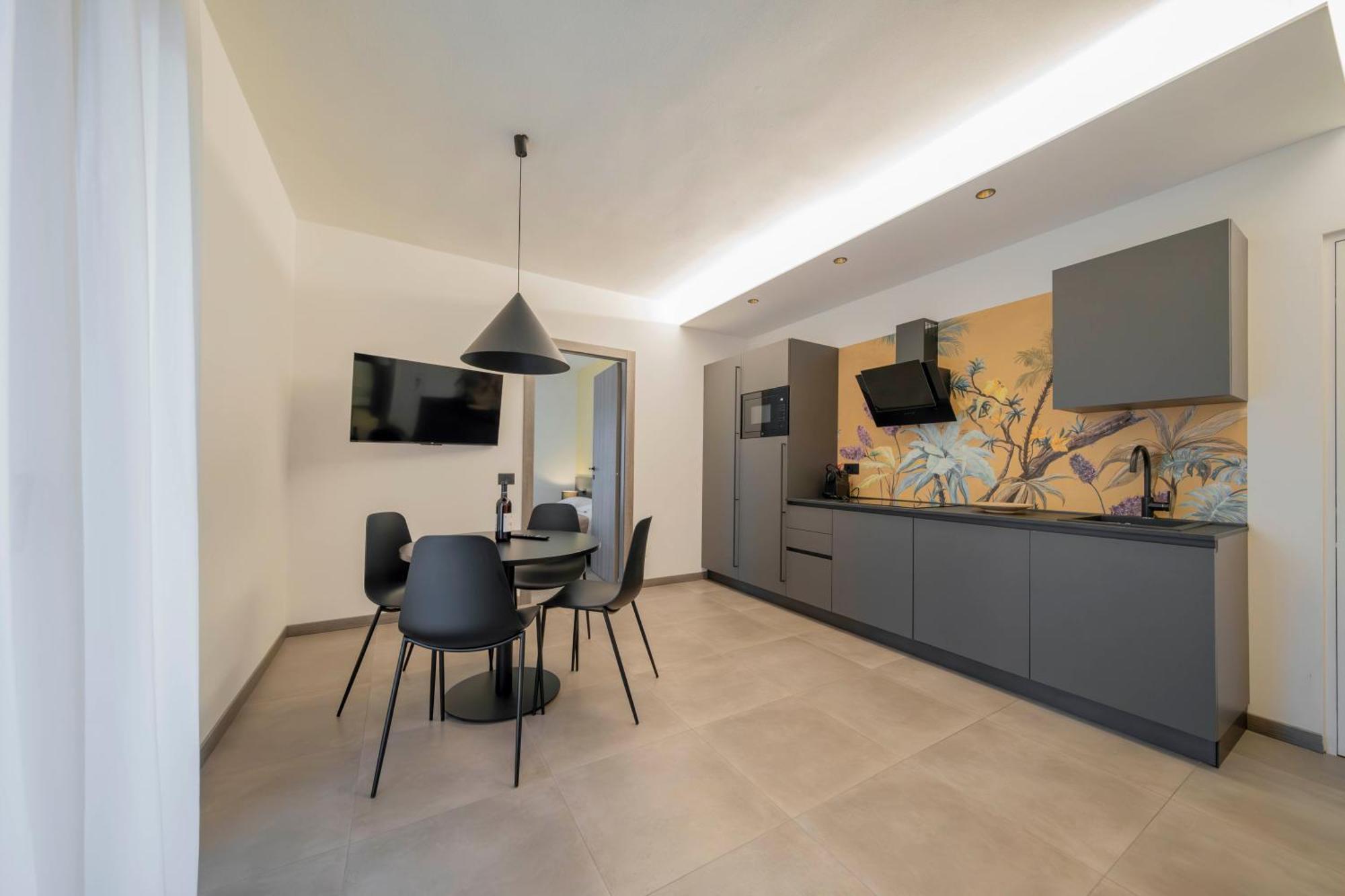 Apartmentsgarda Garda  Bagian luar foto