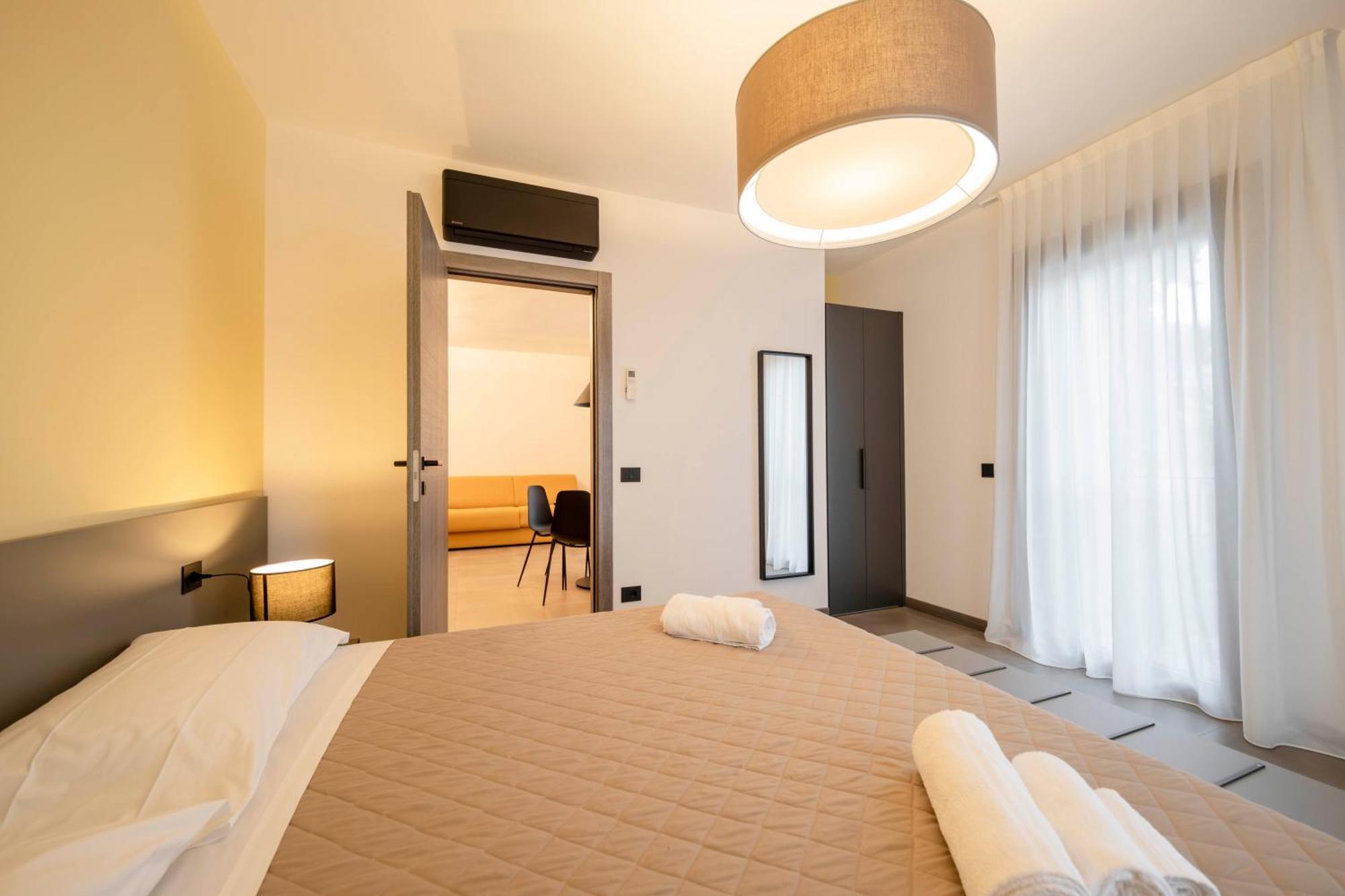 Apartmentsgarda Garda  Bagian luar foto
