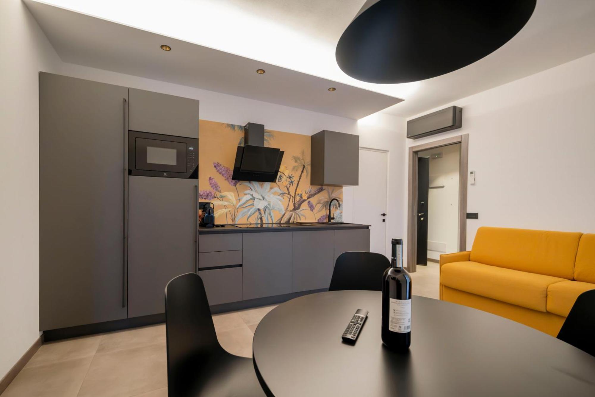 Apartmentsgarda Garda  Bagian luar foto