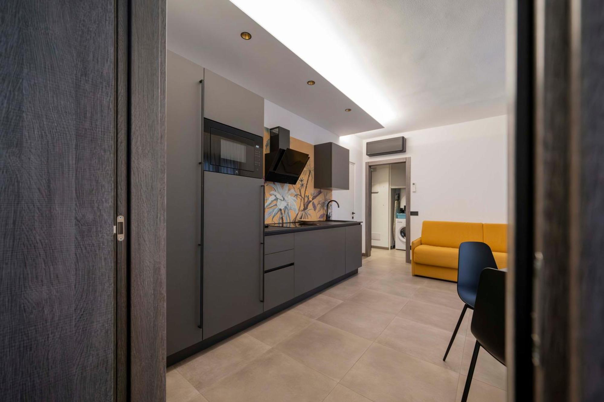 Apartmentsgarda Garda  Bagian luar foto